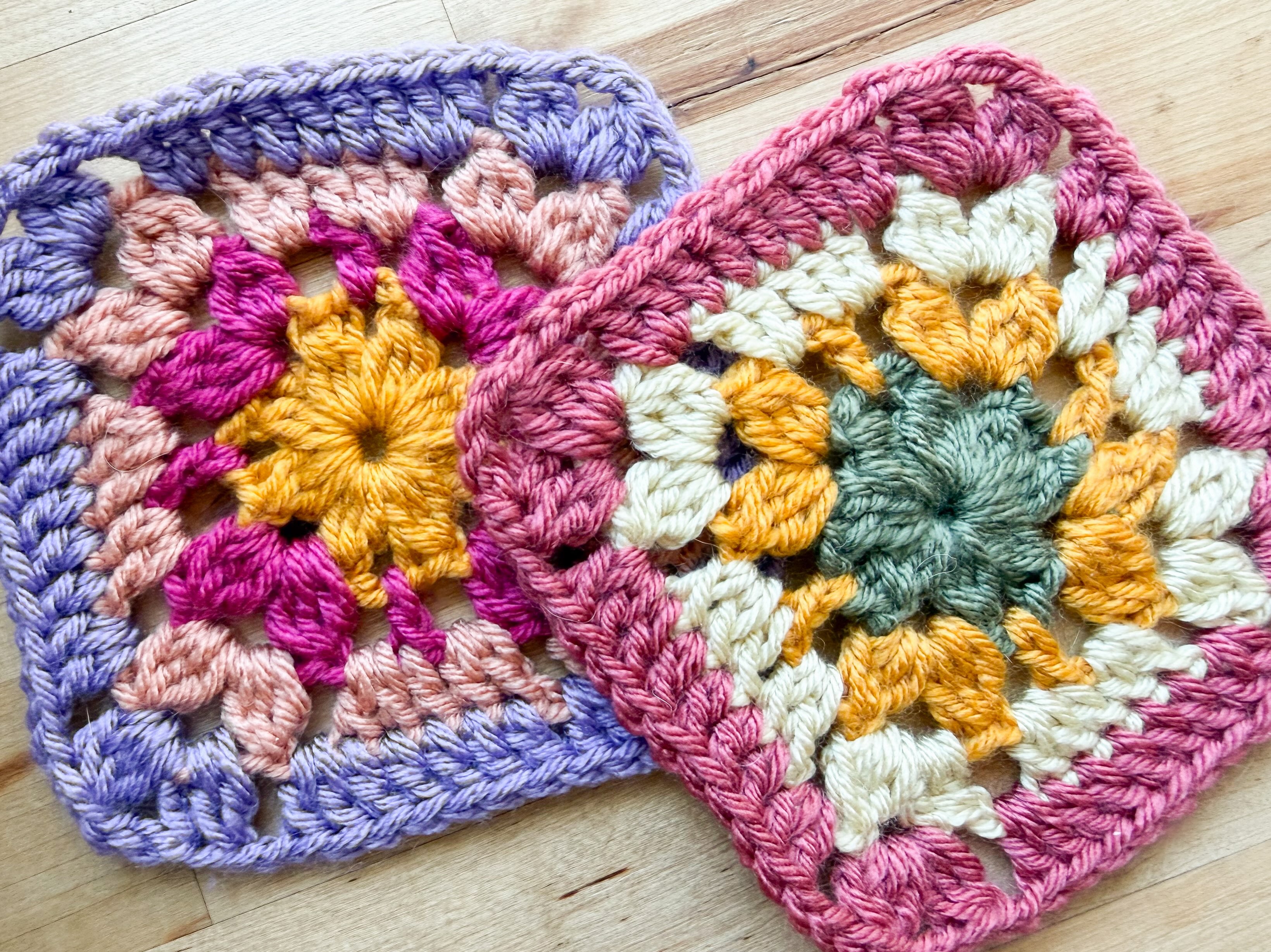 Granny squares continue… 🧶 ☺️