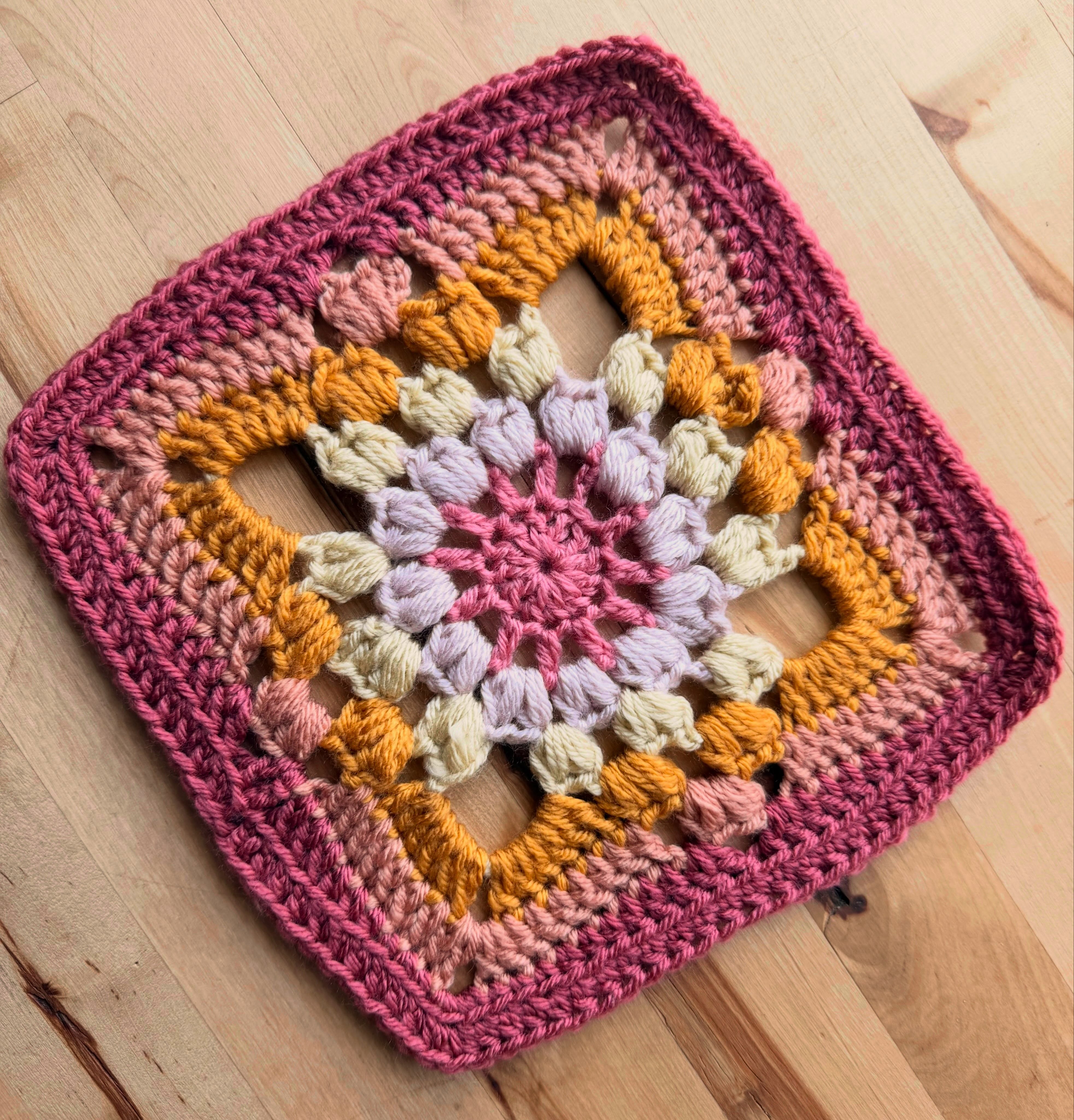 🌅This granny square is one of my faves so far! 🧶