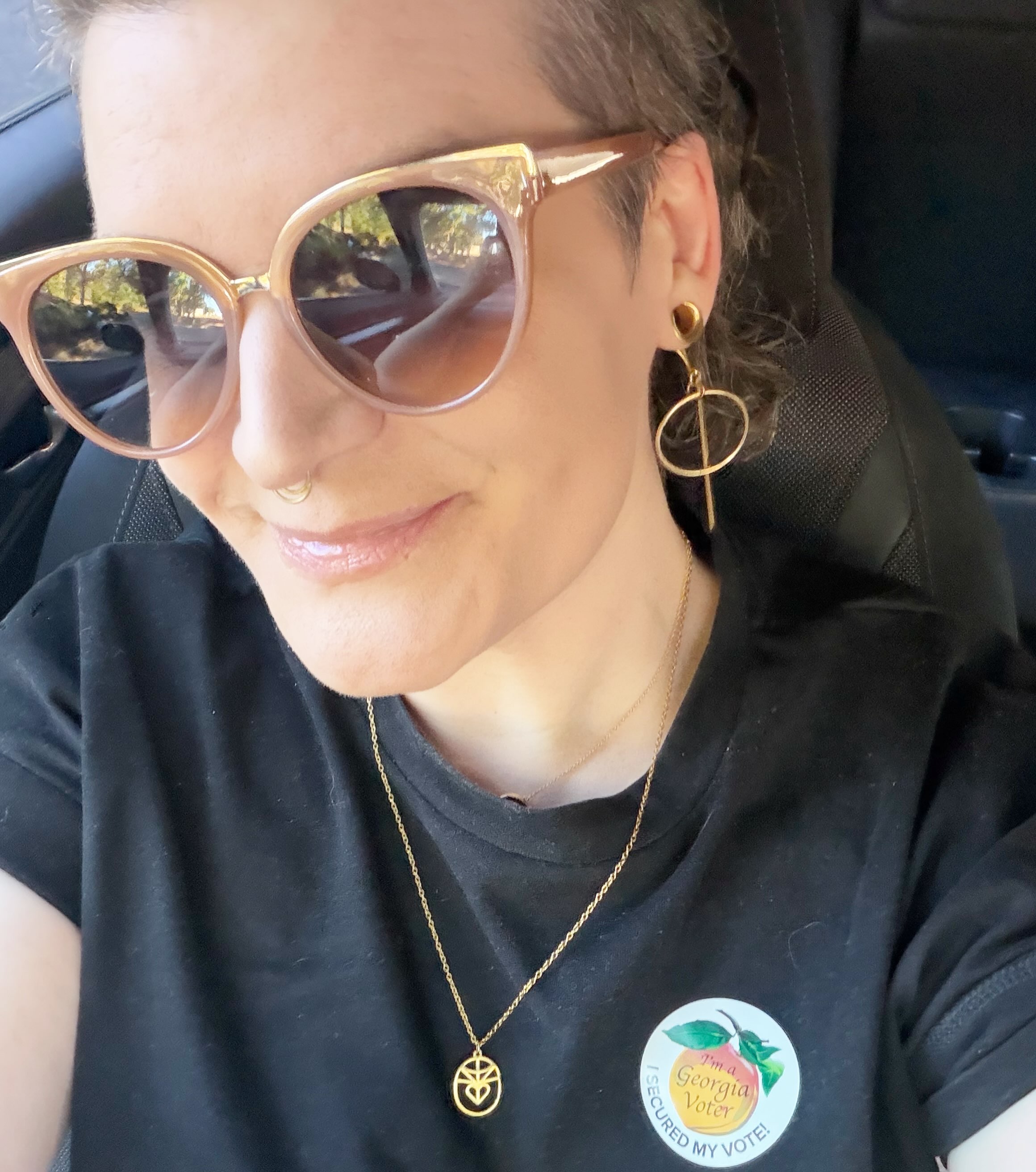 🇺🇸 I forgot to post my obligatory early voting selfie last week, so here you go 😆